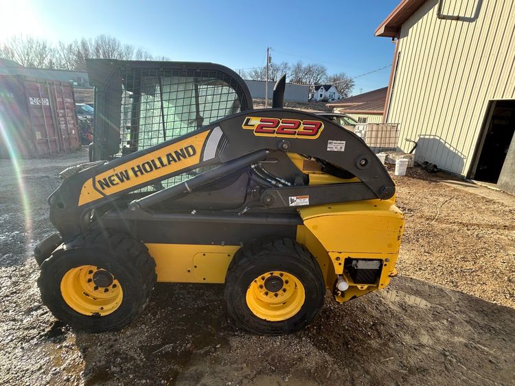 2012 New Holland L223 Skid Steer